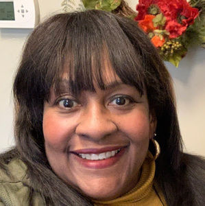 Meet your Posher, Maxine